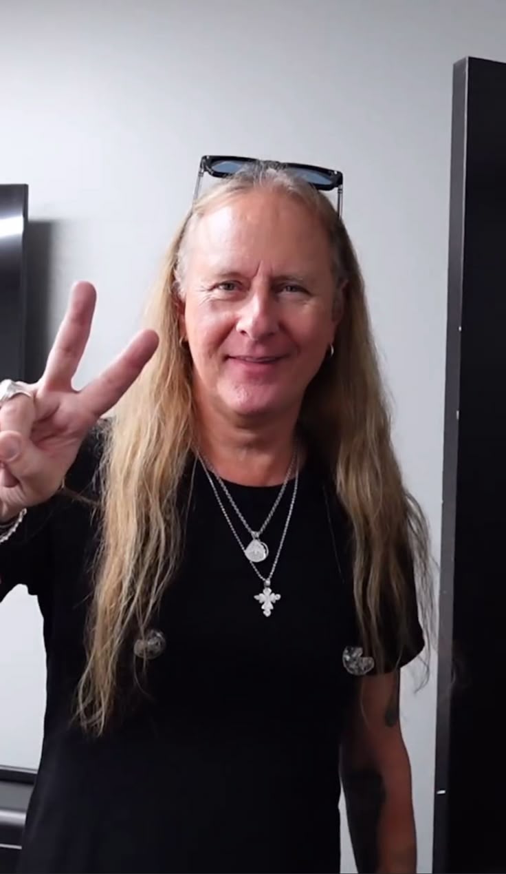 Jerry Cantrell.jpg